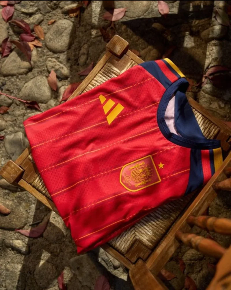 Adidas presenta la jersey de España para el Mundial 2026