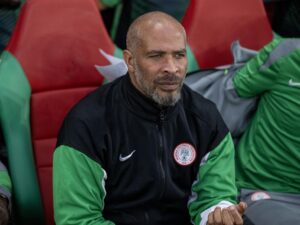 RABAT (Morocco), 13/11/2025.- Eric Sekou Chelle head coach of Nigeria looks on before the 2026 FIFA World Cup CAF qualifiers play-off semifinal soccer match between Nigeria and Gabon in Rabat, Morocco, 13 November 2025. (Mundial de Fútbol, Marruecos) EFE/EPA/JALAL MORCHIDI