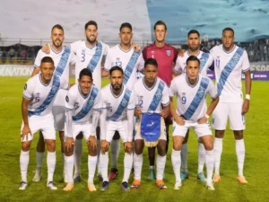 La selección de Guatemala en partido de la pasada fecha FIFA. Foto: Olé