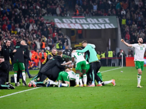 Troy Parrott manda a Irlanda al repechaje del Mundial 2026