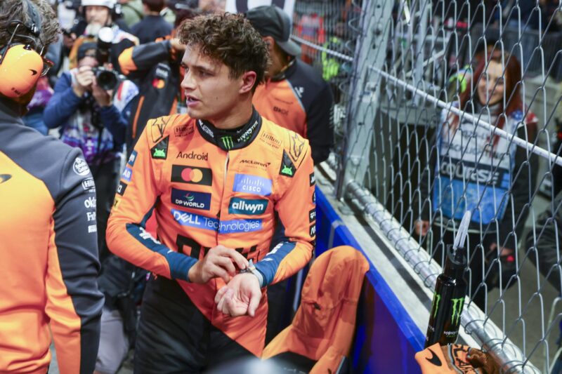 El piloto de McLaren Lando Norris durante el Gran Premio de Fórmula Uno celebrado en Las Vegas (EE.UU). EFE/EPA/CRISTOBAL HERRERA-ULASHKEVICH Fórmula 1
