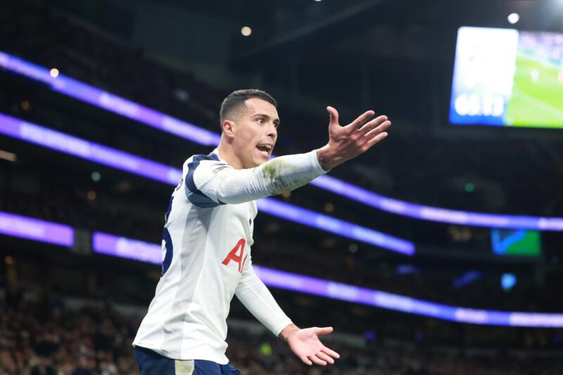 Thomas Frank: "El Tottenham Hotspur no es nadie sin sus aficionados" El jugador del Tottenham Hotspur Pedro Porro reacciona durante el partido de la Premier League que jugaron Tottenham Hotspur y Fulham en Londres, Reino Unido. EFE/EPA/NEIL HALL