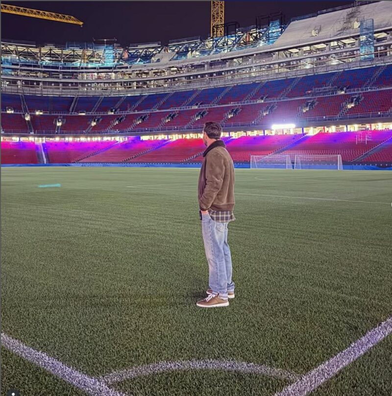 Leo Messi habló de cómo visualiza su regreso a Barcelona y al Camp Nou El exjugador del Barcelona Leo Messi, durante su visita el pasado domingo al Spotify Camp Nou, foto que publicó con un mensaje en la red social Instagram. EFE/Instagram Leo Messi -SOLO USO EDITORIAL/SOLO DISPONIBLE PARA ILUSTRAR LA NOTICIA QUE ACOMPAÑA (CRÉDITO OBLIGATORIO)-