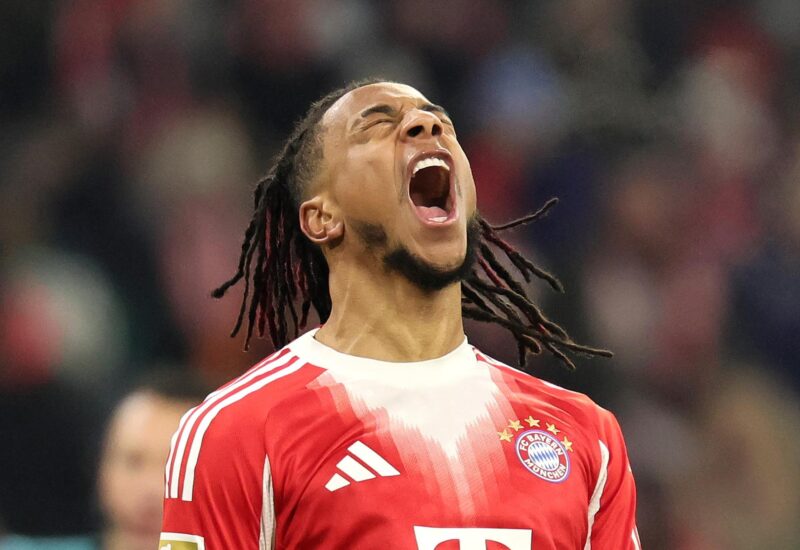 Michael Olise durante el partido de la Bundesliga que han jugado FC Bayern Munich y SC Freiburg en Munich, Alemania. EFE/EPA/RONALD WITTEK