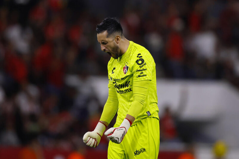 Camilo Vargas de Atlas celebra un gol en un partido de la Liga MX entre Atlas y Guadalajara en el Estadio Jalisco en Guadalajara (México). Imagen de archivo. EFE/ Francisco Guasco