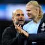 MANCHESTER (United Kingdom), 02/11/2025.- El entrenador del Manchester City Pep Guardiola (iz) conversa con Erling Haaland tras la victoria de este domingo ante el AFC Bournemouth EFE/EPA/ADAM VAUGHAN