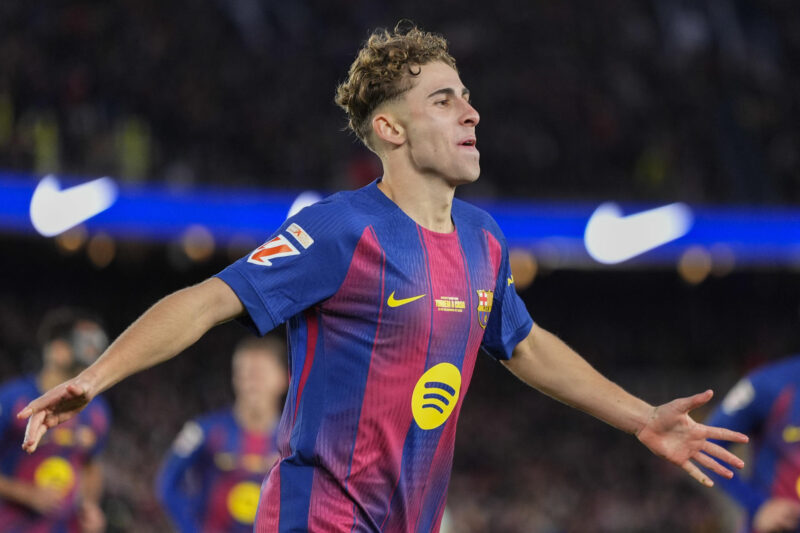 El centrocampista del Barcelona Fermín López celebra el tercer gol de su equipo durante el partido de la pasada jornada de LaLiga ante el Athletic Club, en el Camp Nou. EFE/ Siu Wu
