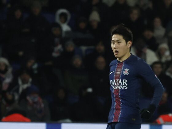 El jugador del PSG Lee Kang-In celebra el 1-0 durante el partido de la Ligue 1 que han jugado Paris Saint Germain (PSG) y Le Havre, en Parc des Princes de Paris, Francia. EFE/EPA/MOHAMMED BADRA