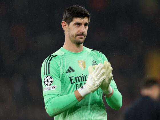 El portero del Real Madrid Thibaut Courtois durante el partido de Liga de Campeones ante el Liverpool este miércoles 4 de noviembre. EFE/EPA/ADAM VAUGHAN