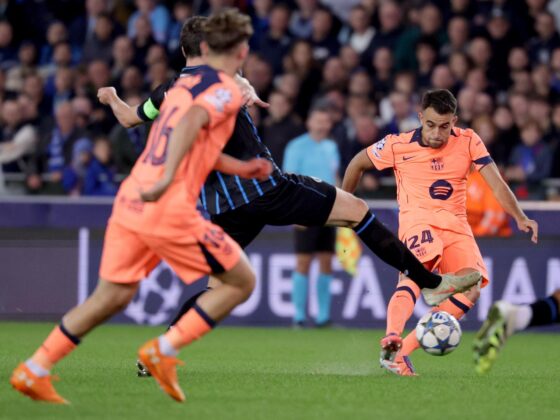El central Eric Garcia durante el partido de la cuarta jornada de la UEFA Champions League que han jugado Club Brugge KV y FC Barcelona,en Brujas. EFE/EPA/OLIVIER MATTHYS