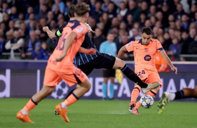 El central Eric Garcia durante el partido de la cuarta jornada de la UEFA Champions League que han jugado Club Brugge KV y FC Barcelona,en Brujas. EFE/EPA/OLIVIER MATTHYS