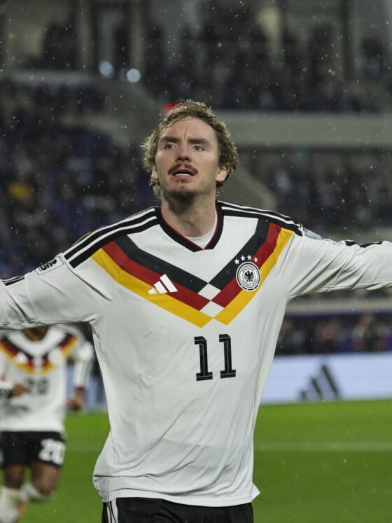 Nick Woltemade de Alemania celebra un gol contra Luxemburgo durante el partido de fase de clasificación para el Mundial de 2026. EFE/EPA/RONALD WITTEK