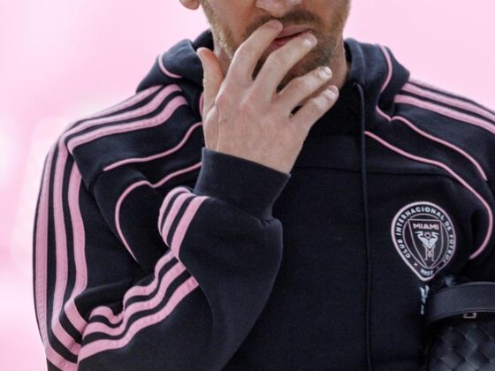 Lionel Messi de Inter Miami llega al estadio antes del partido de la Final de la Conferencia Este de la MLS Cup entre Inter Miami y New York. EFE/EPA/Cristobal Herrera Ulashkevich