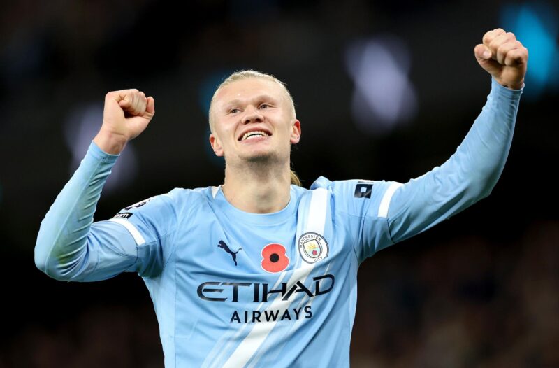 El jugador noruego Erling Haaland celebra un gol durante el partido de la Premier League que han jugado Manchester City y AFC Bournemouth, en Manchester, Reino Unido. EFE/EPA/ADAM VAUGHAN
