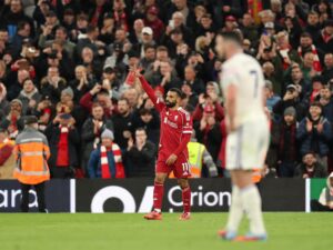 El delantero del Liverpool Mohamed Salah celebra el 1-0 durante el partido de la Premier League que han jugado Liverpool FC y Aston Villa FC, en Liverpool, Reino Unido. EFE/EPA/ADAM VAUGHAN