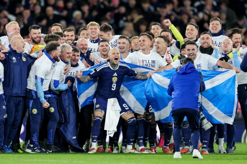 Lyndon Dykes (C) celebra con su equipo el pase al MundialEFE/EPA/ROBERT PERRY
