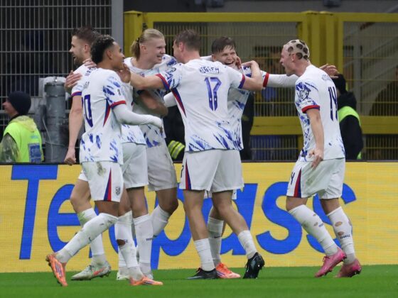 El delantero noruego Erling Haaland (3i) durante el partido de clasificación que han jugado Italia y Noruega en el Giuseppe Meazza stadium en Milan, Italia. EFE/EPA/MATTEO BAZZI