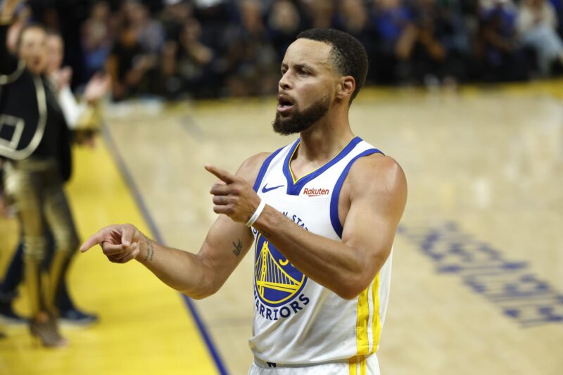 NBA: Stephen Curry fuera del All Star Game, ¿qué lo detiene? Stephen Curry durante un partido con los Golden State Warriors el pasado 23 de octubre. EFE/EPA/JOHN G. MABANGLO SHUTTERSTOCK OUT