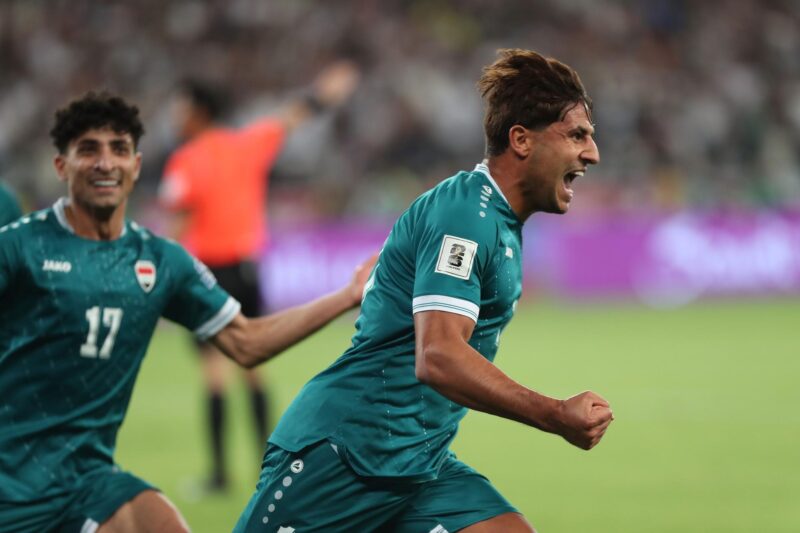El jugador del Irak Mohanad Ali celebra el 1-1 durante el partido de la FIFA World Cup 26 AFC que da acceso a la repesca y que han jugado Irak y Emiratos Árabes Unidos en Basra, Irak. EFE/EPA/CEERWAN AZIZ