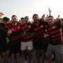 Hinchas de Flamengo reaccionan previo al partido de la Copa Libertadores entre Flamengo y Palmeiras que se disputará en el estadio Monumental, en Lima (Perú). EFE/José Jácome