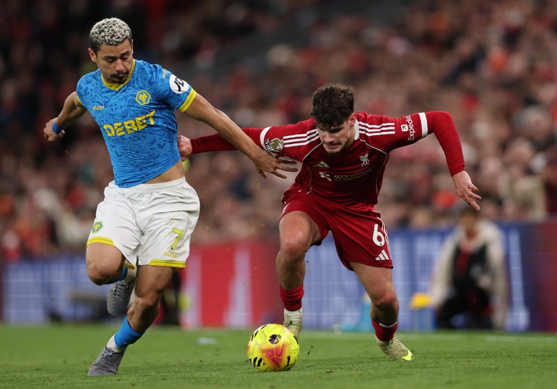 Liverpool sufre ante el colero pero se lleva la victoria Liverpool sufre ante el colero pero se lleva la victoria