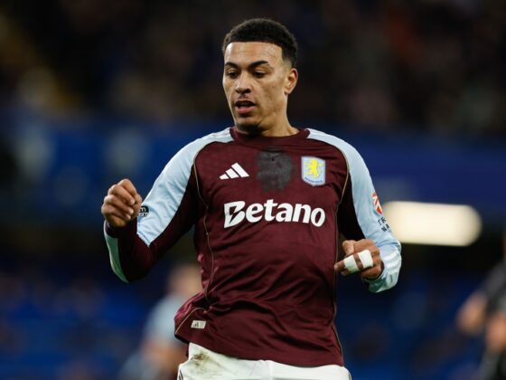 LONDON (United Kingdom), 27/12/2025.- Morgan Rogers of Aston Villa in action during the English Premier League match between Chelsea FC and Aston Villa, in London, Britain, 27 December 2025. (Reino Unido, Londres) EFE/EPA/DAVID CLIFF EDITORIAL USE ONLY. No use with unauthorized audio, video, data, fixture lists, club/league logos, 'live' services or NFTs. Online in-match use limited to 120 images, no video emulation. No use in betting, games or single club/league/player publications.