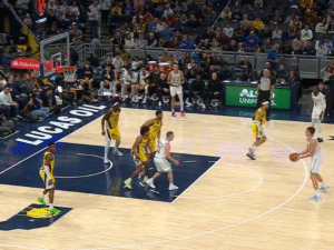 Celtics remontan, los Pistons caen y los Suns ganan con Booker