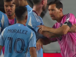 “Te espero en el vestuario”: revelan lo que se dijeron Messi y Moralez