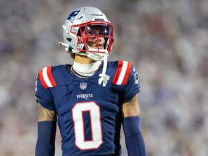 Es latino, sostiene la defensa de los Patriots y está en los Playoffs