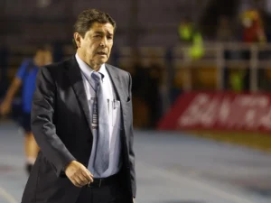Luis Fernando Tena, seleccionador de Guatemala