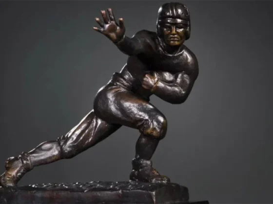 Trofeo Heisman otorgado al mejor jugador del fútbol americano colegial