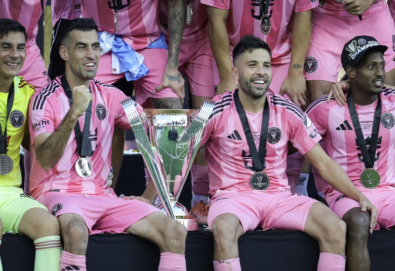 El broche de oro: Messi conquista la MLS y despide a Busquets y Alba Messi Alba Busquets