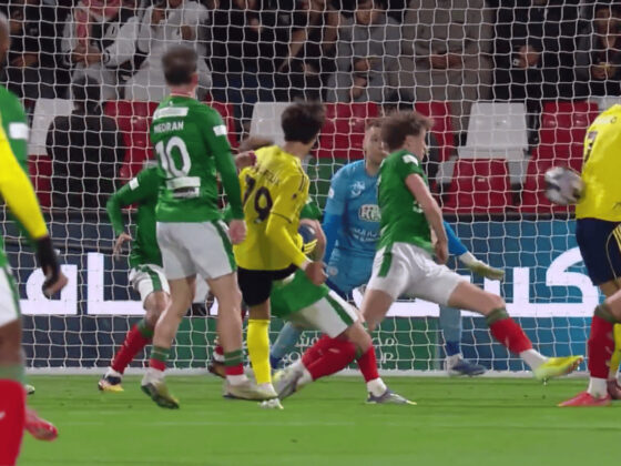 Video: la 'Espaldinha' de Cristiano Ronaldo para su gol 957