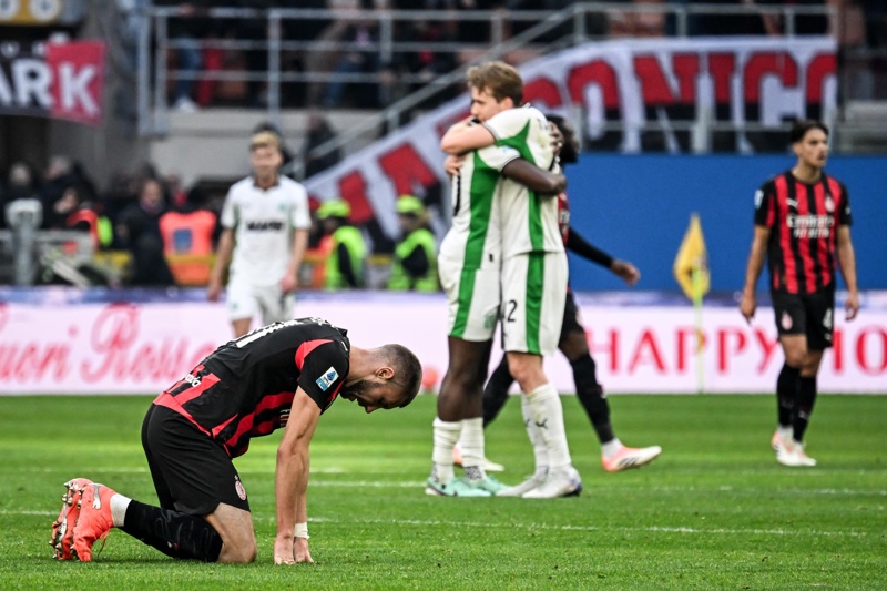 AC Milan deja ir puntos en la pelea por el título ante el Sassuolo