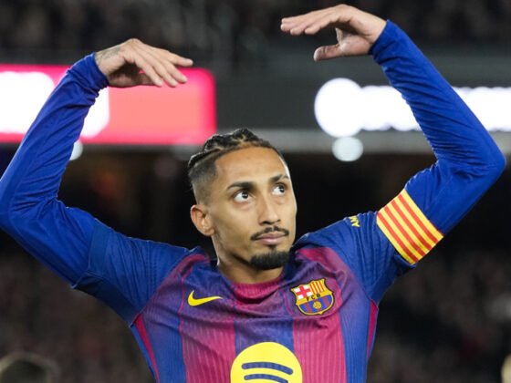 Barcelona derrota al Atlético de Madrid y sigue en la punta