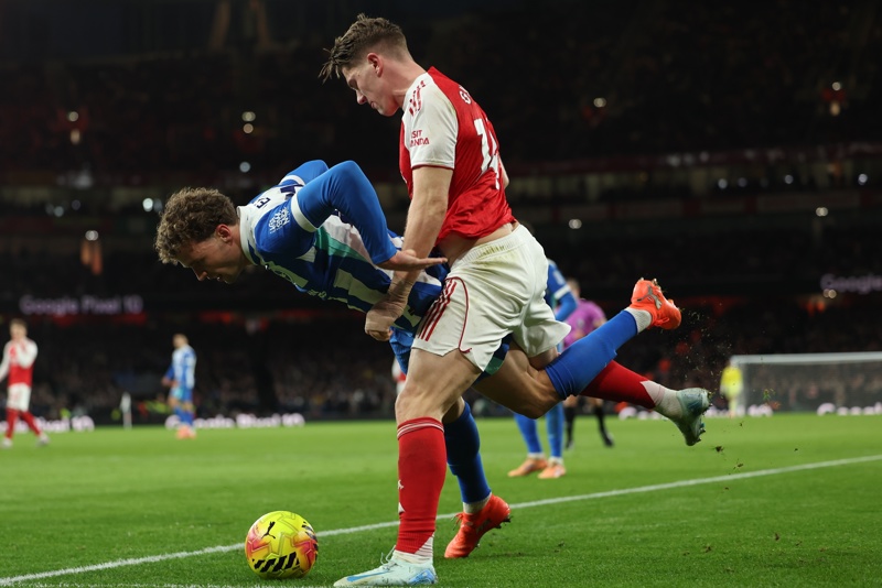 El Arsenal cumple en casa y mantiene el pulso por el liderato El Arsenal cumple en casa y mantiene el pulso por el liderato