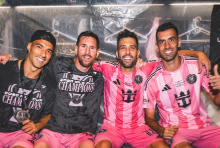 Suárez. Messi, Alba, Busquets