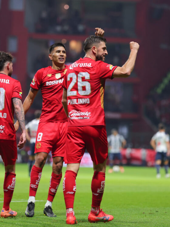 Paulinho de Toluca celebrando su gol ante Monterrey en las semifinales de la Liga MX. / X: @TolucaFC