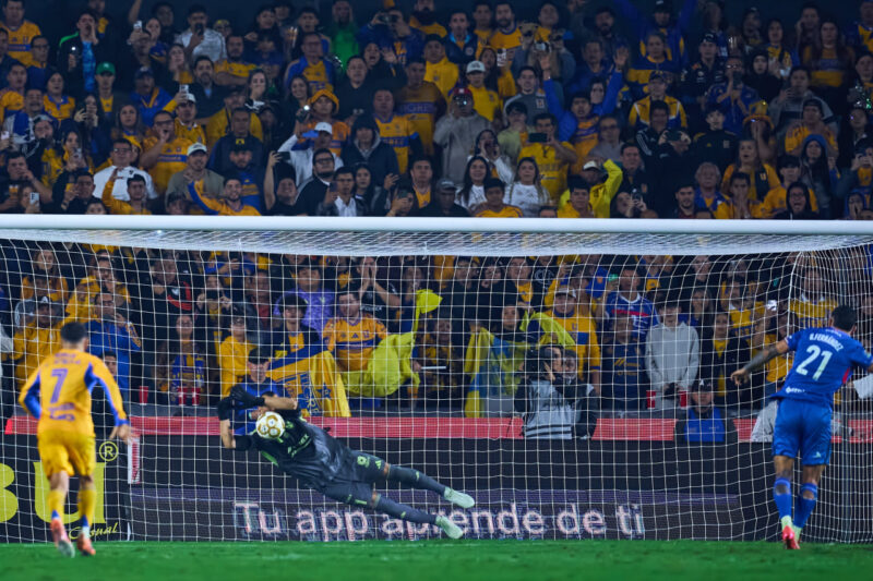 Partido de vuelta de semifinales entre Tigres y Cruz Azul. / X: @TigresOficial