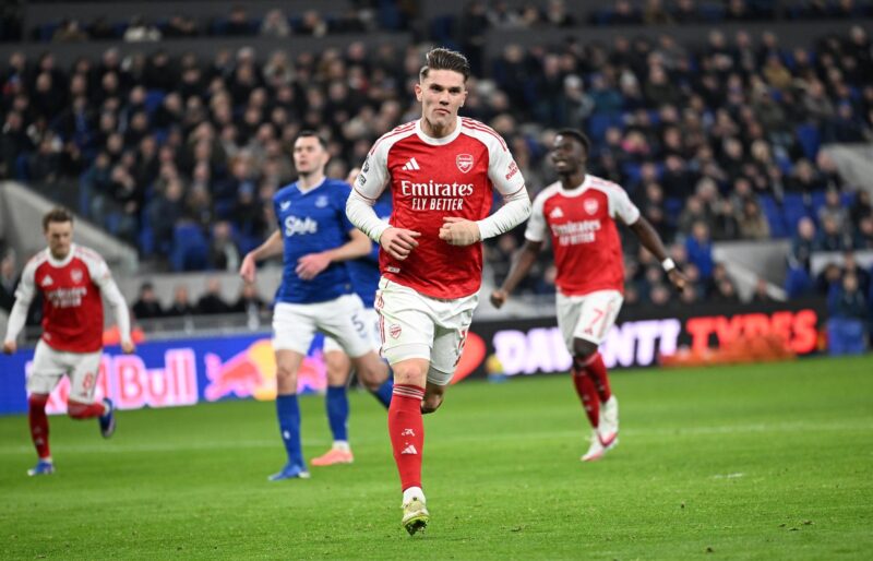 El delantero del Arsenal Viktor Gyokeres celebraun gol de penalti, el 1-0, durante el partido de la Premier League que han jugado Everton FC y Arsenal FC, en el Hill Dickinson Stadium de Liverpool, Reino Unido. EFE/EPA/PETER POWELL
