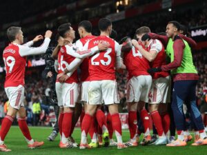 Los jugadores del Arsenal festejan el 2-0. EFE/EPA/ANDY RAIN.