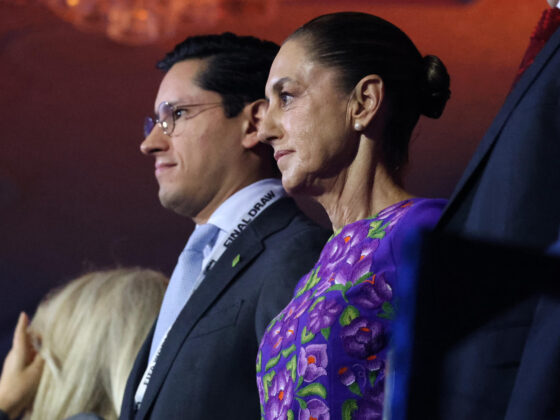 La presidenta de México, Claudia Sheinbaum, asiste al sorteo del Mundial de Fútbol FIFA 2026 este viernes, en el Kennedy Center de Washington (Estados Unidos). EFE/ Octavio Guzmán