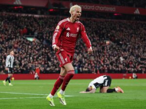 Hugo Ekitike lidera la épica remontada de Liverpool ante Newcastle