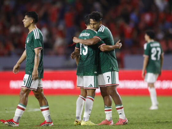 AMDEP592. CIUDAD DE PANAMÁ (PANAMÁ), 22/01/2026.- Jugadores de México reaccionan este jueves, al final de un partido amistoso entre las selecciones de Panamá y México en el estadio Rommel Fernández Gutiérrez en Ciudad de Panamá (Panamá). EFE/ Bienvenido Velasco