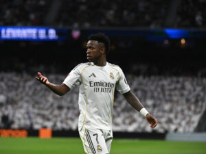 Vinícius Jr. rompe en llanto tras abucheos de la afición
