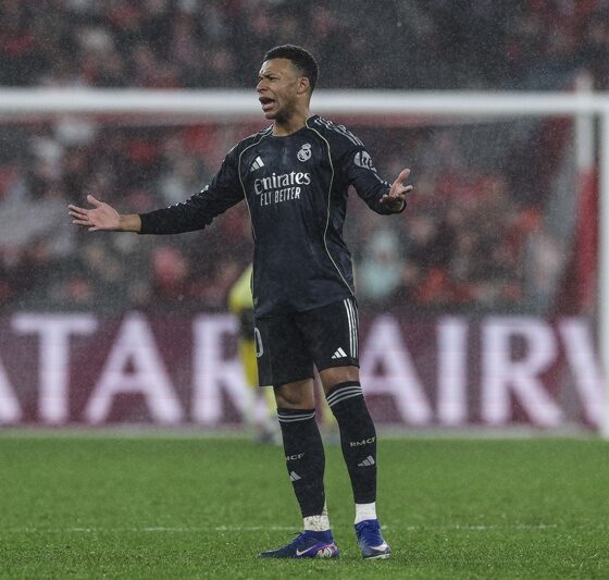 Lisbon (Portugal), 28/01/2026.- Real Madrid's Kylian Mbappe gestures during the UEFA Champions League soccer match between SL Benfica and Real Madrid, in Lisbon, Portugal, 28 January 2026. (Liga de Campeones, Lisboa) EFE/EPA/MIGUEL A. LOPES