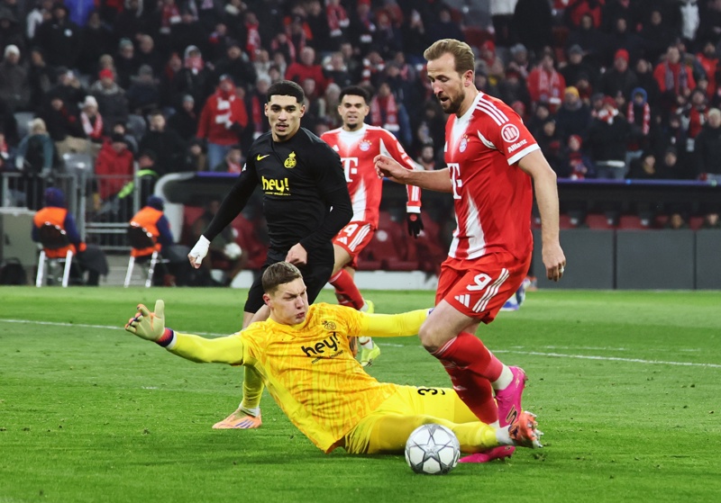 Bayern Múnich vence con 10 pero un gran Harry Kane Bayern Múnich vence con 10 pero un gran Harry Kane