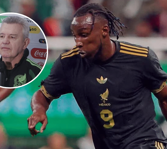 Julián Quiñones durante un partido con la Selección Mexicana junto con Javier Aguirre. / Instagram: @julianquinones33 | @miseleccionmx