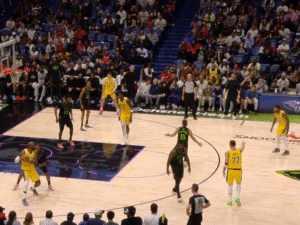 NBA: Doncic y LeBron cargan a los Lakers en Nueva Orleans