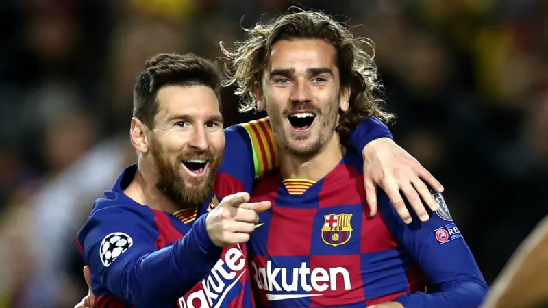 Inter Miami busca a un campeón del mundo para acompañar a Lionel Messi Lionel Messi celebrando un gol junto a Antoine Griezmann. Foto de archivo